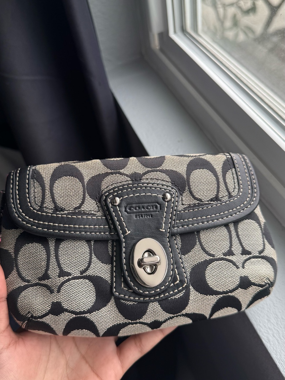 Coach Black and Cream Signature Wristlet with Turn-Lock - Picture 2 of 8